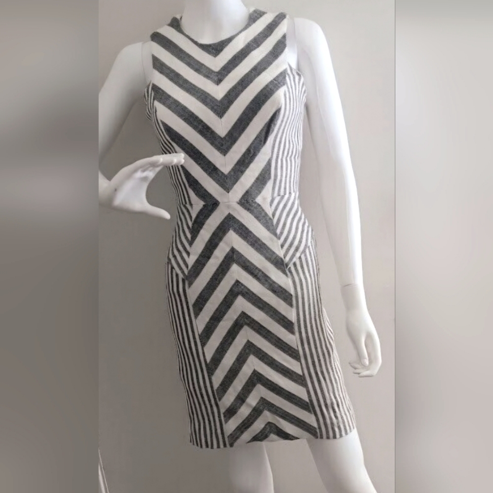 MILLY wht/blk Size small Sleeveless dress